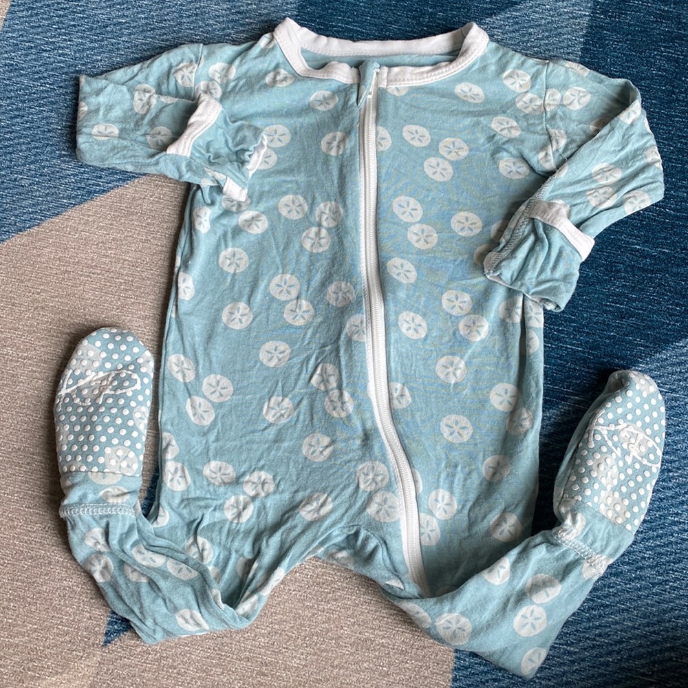 Kickee Pants 3-6 month sand dollar zipper footie